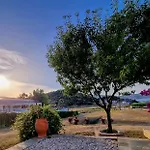 Ktima Amitsa & Apartamento Sarti